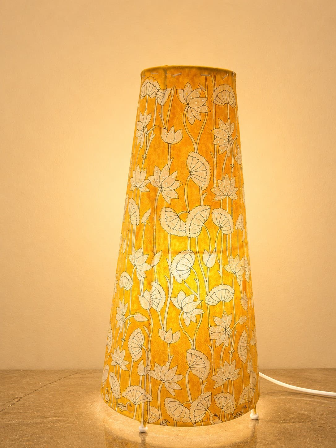 Leather Table Lamp Lotus Floral Design - Tholu Bommalata Leather Table Lamp Lotus Floral Design - Tholu Bommalata